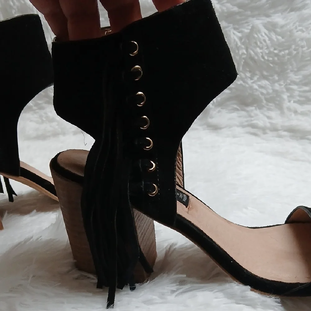 Steve Madden step out